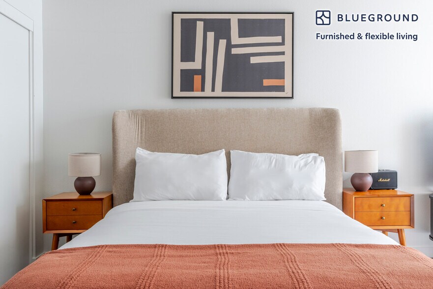 Building Photo - 238 13th St