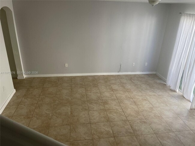 Building Photo - 942 NE 42nd Pl