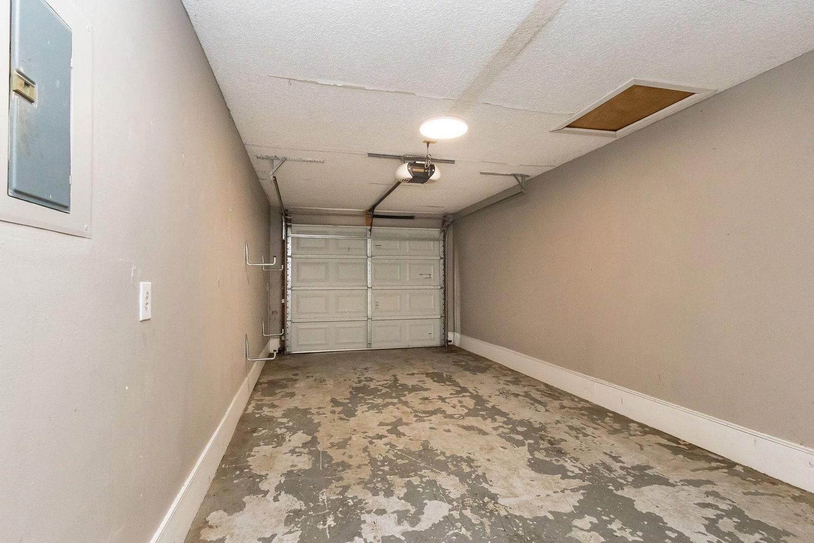 Building Photo - 6076 Old Dayton Pike
