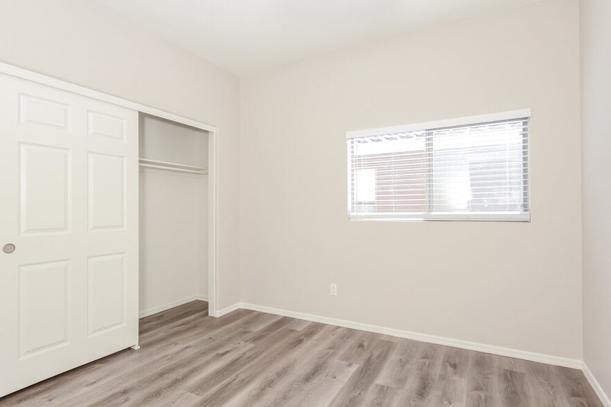 Building Photo - 3134 W Cavedale Dr