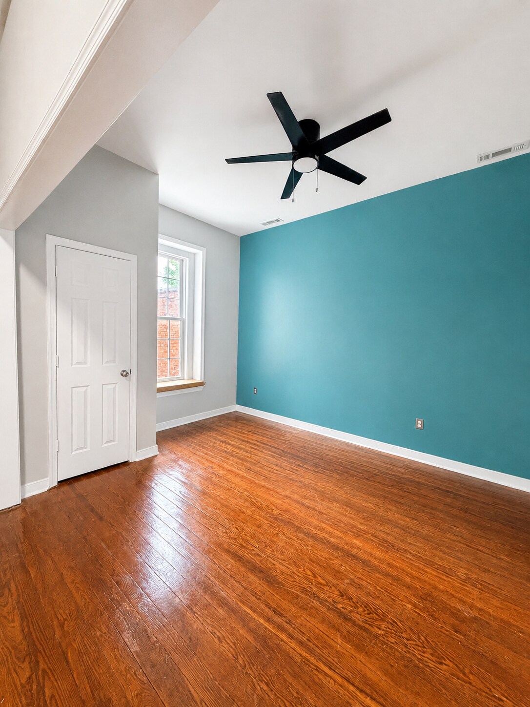 Building Photo - 412 N 27th St