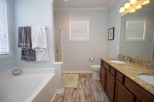 Building Photo - Beautiful 3-Bedroom Home in Burnside Farms – Furnishings Included & Fire Pit!