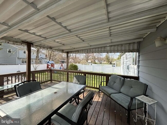 Building Photo - 30 Estate Rd