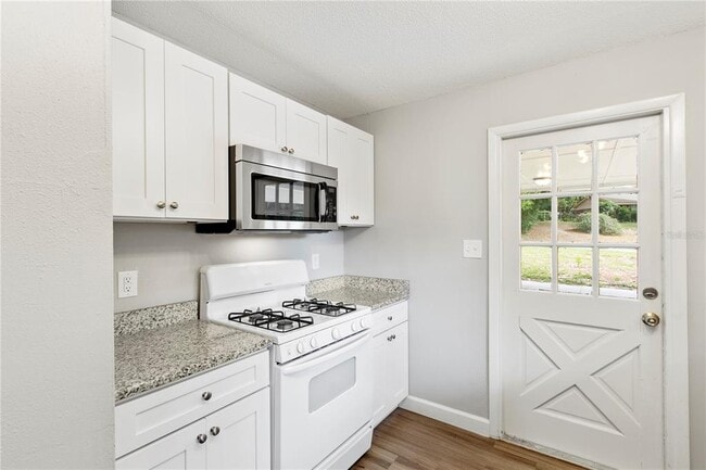 Building Photo - 36124 E Spring Lake Blvd