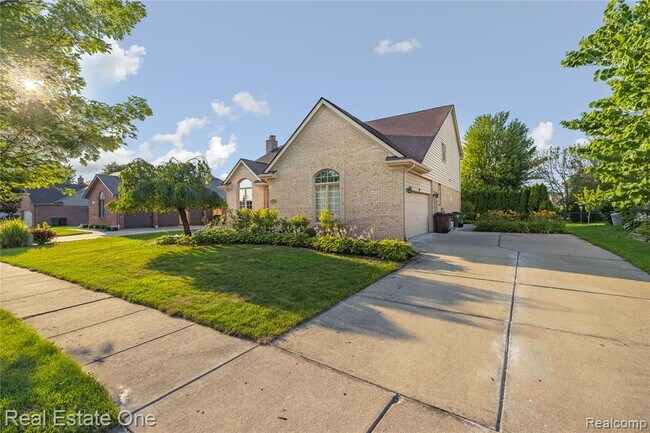 Building Photo - 13987 Glenwood Dr