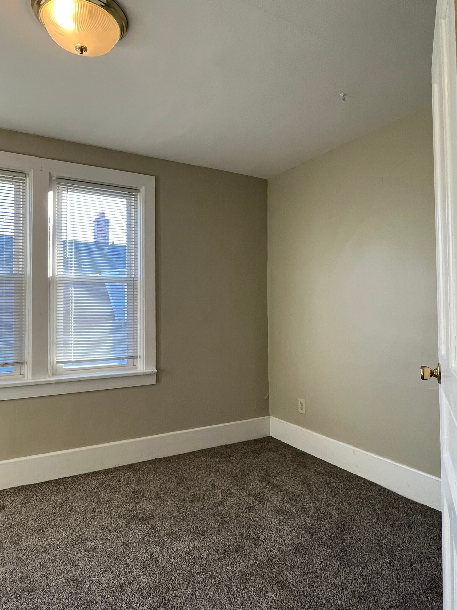 Building Photo - 2139 S Aldrich St