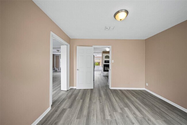 Building Photo - 206 Houghton Rd
