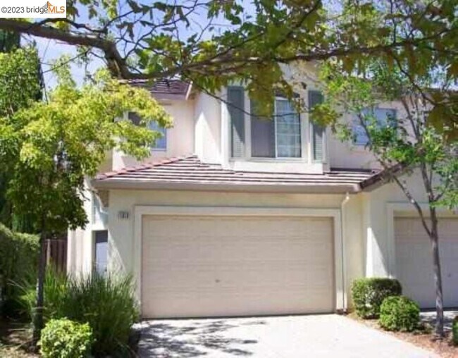 Building Photo - 1810 Gardenia Ct