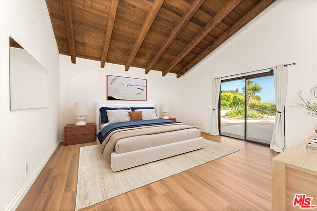 Building Photo - 3636 Malibu Country Dr