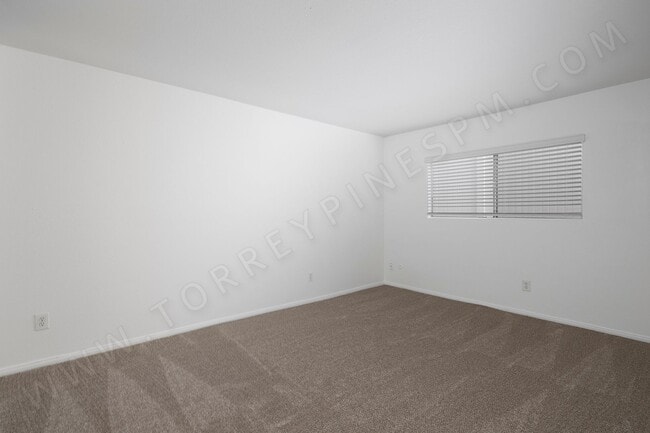 Building Photo - *OPEN HOUSE: 12/13 2:30-3:30PM* 2BR in Pacific Beach w/ a Fireplace and 2 Parking Spaces!