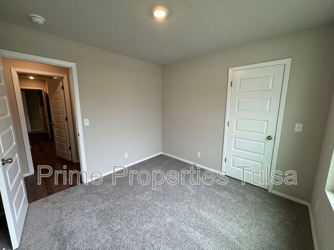 Building Photo - 16421 S 85th E Ave