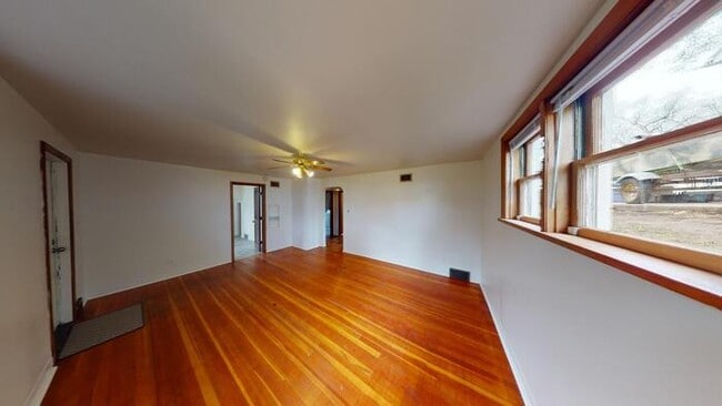 Building Photo - 820 N 13th St