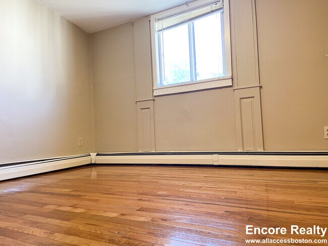 Building Photo - 8-8 Sunset St