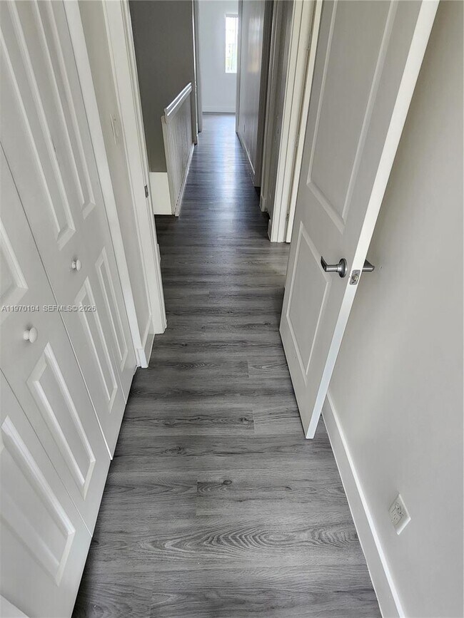 Building Photo - 2615 SW 81st Terrace