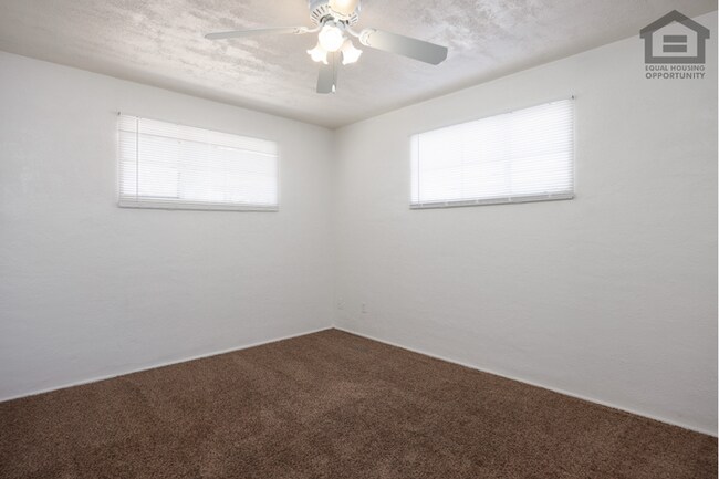 Building Photo - 3Bed/1.5Bath House at Northern Ave/31st Ave! Move-In Ready on 07/16/2026! -- NO HOA!