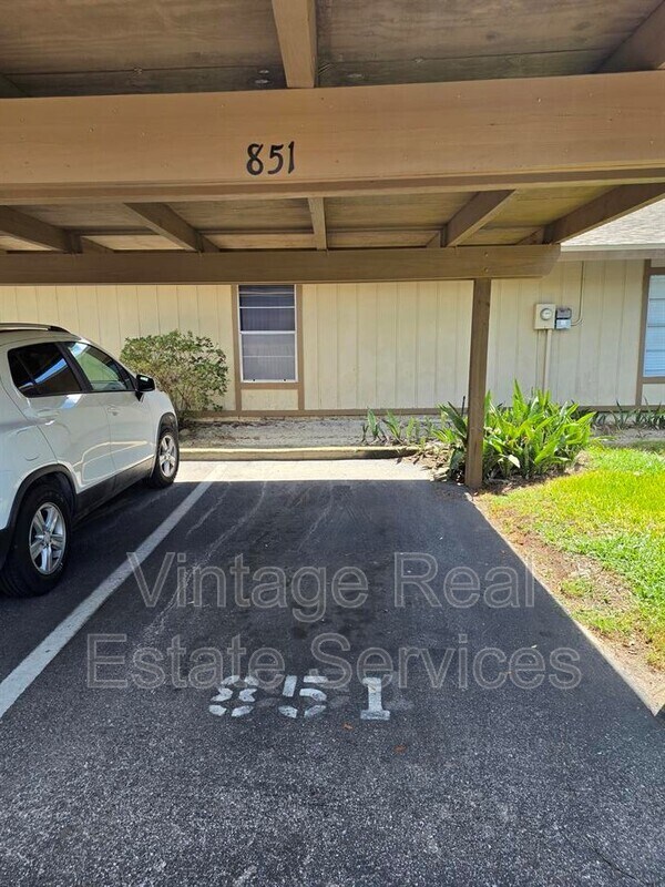 Building Photo - 851 Creekway Ct