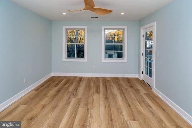 Building Photo - 17 Wilson St