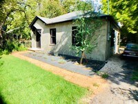Building Photo - 1121 1/2 Gunter St