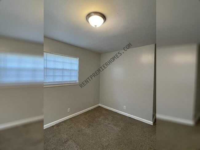 Building Photo - 6800 Hinkson Rd