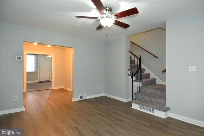 Building Photo - 204 34th St NE