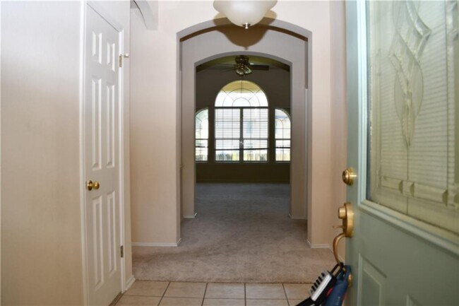 Building Photo - 704 Thrush Dr