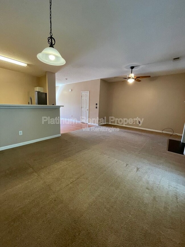 Building Photo - 845 Parc River Blvd