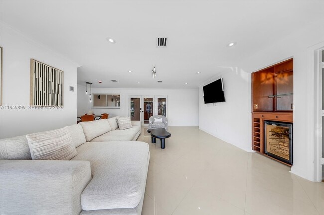 Building Photo - 800 SE 3rd Terrace