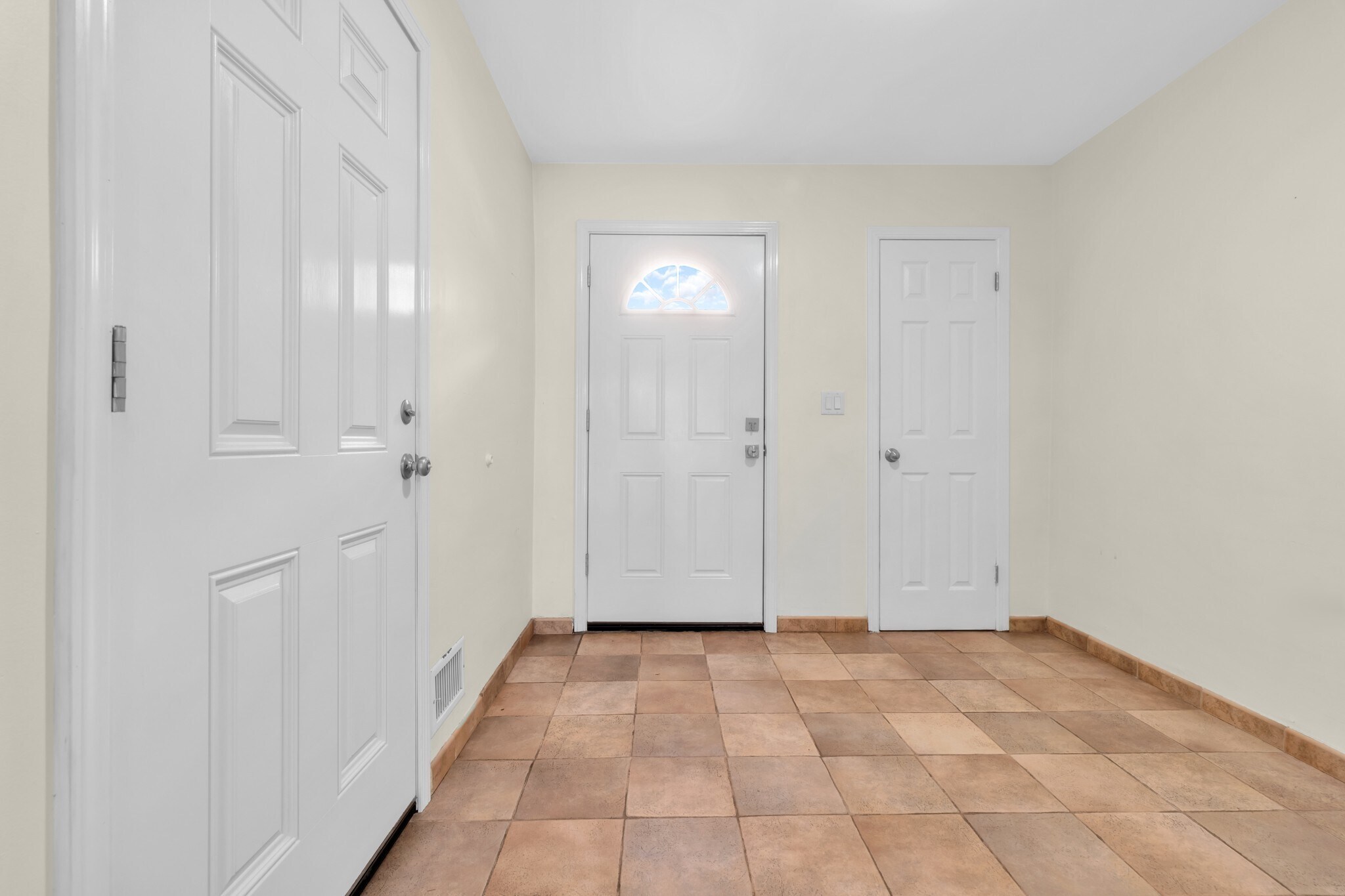 Building Photo - 3641 Bergen Ct