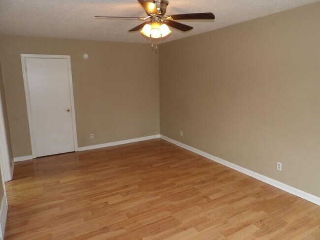 Building Photo - 720 Woodland Ave