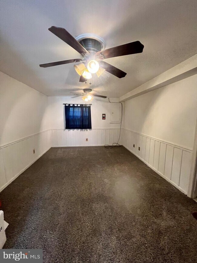 Building Photo - 9551 Duffer Way