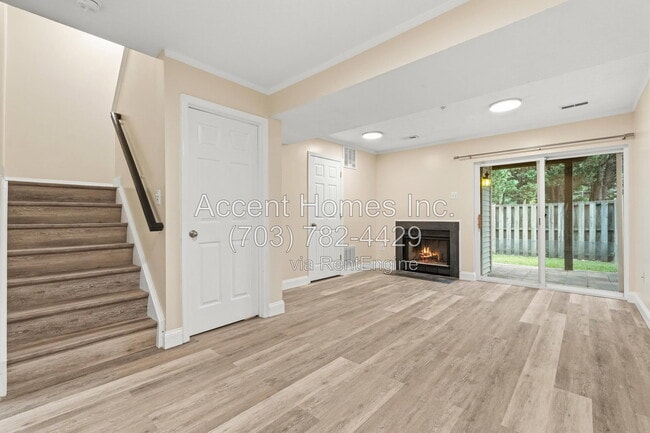 Building Photo - 10299 Wimbledon Pl