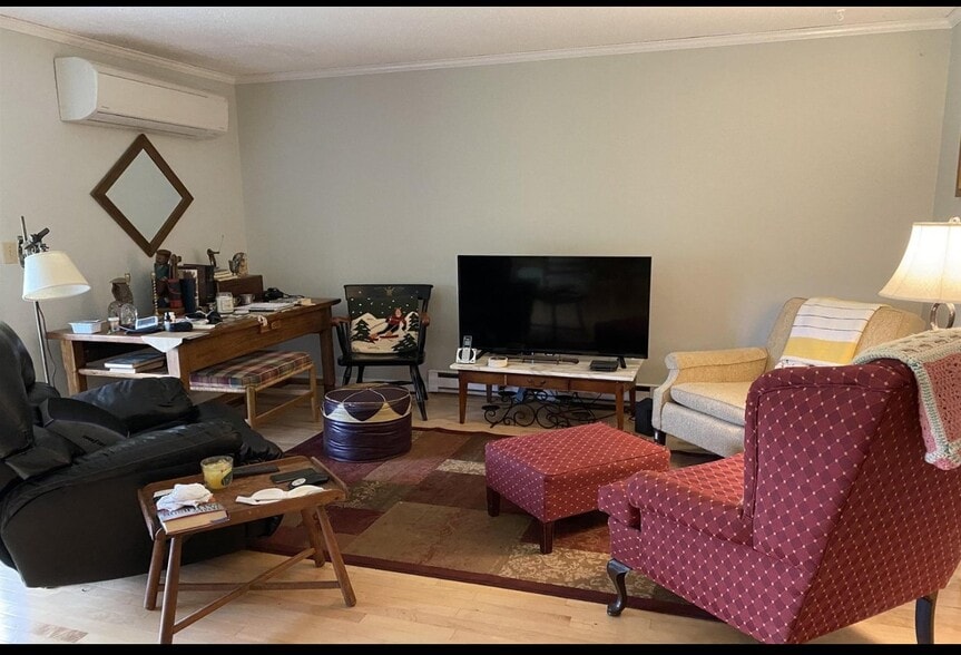 Building Photo - 708 Butternut Hill Rd