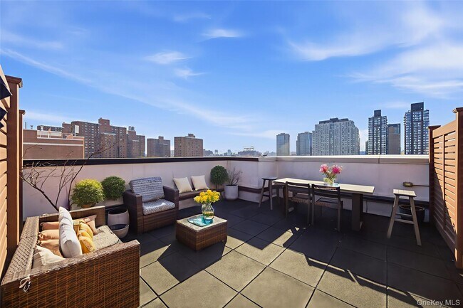 Building Photo - 225 E 138th St