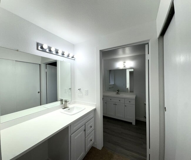 Building Photo - Completely Remodeled Three Bedroom in North Tacoma