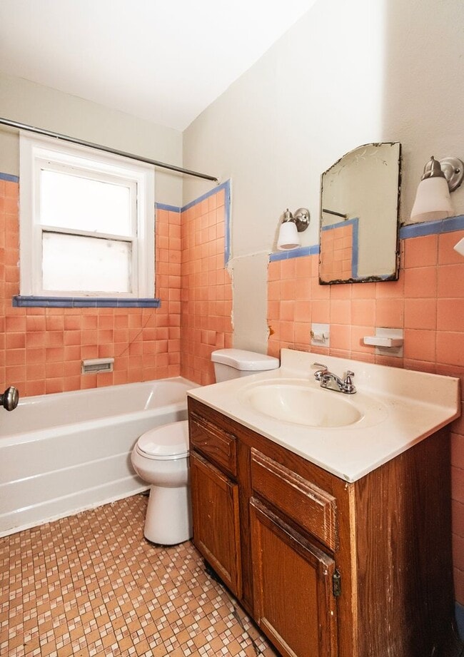 Building Photo - 3943 Keokuk St