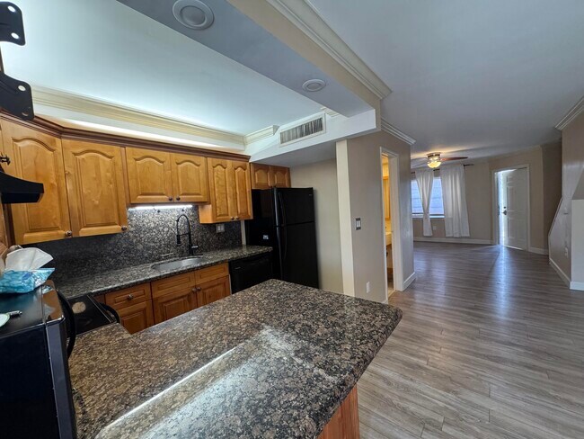 Building Photo - 5937 SW 36th Ct