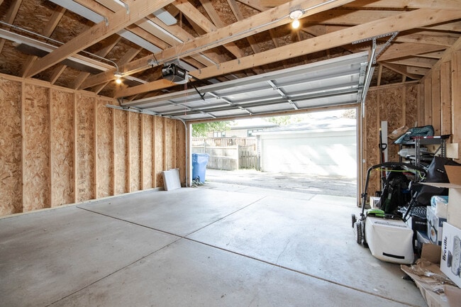 Building Photo - 7244 W Everell Ave