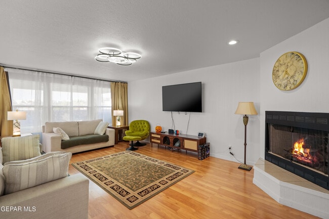 Building Photo - 6205 La Posta Dr