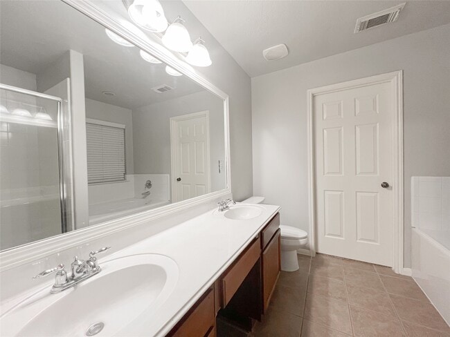 Building Photo - 10838 Waterfern Ct