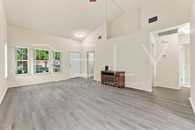 Building Photo - 103 Prairie Springs Loop