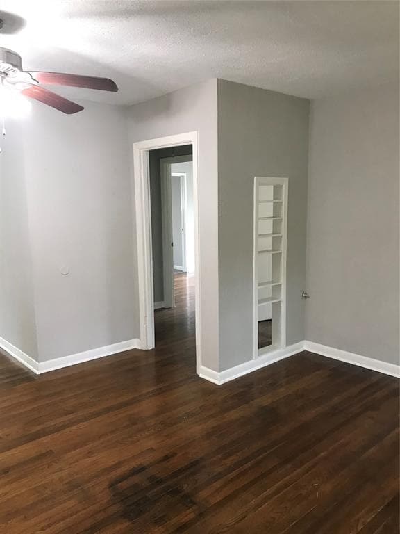 Building Photo - 2702 N Camp Cir