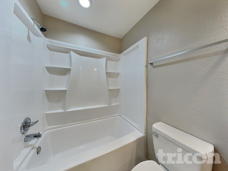 Building Photo - 3632 W Wheeler Rd