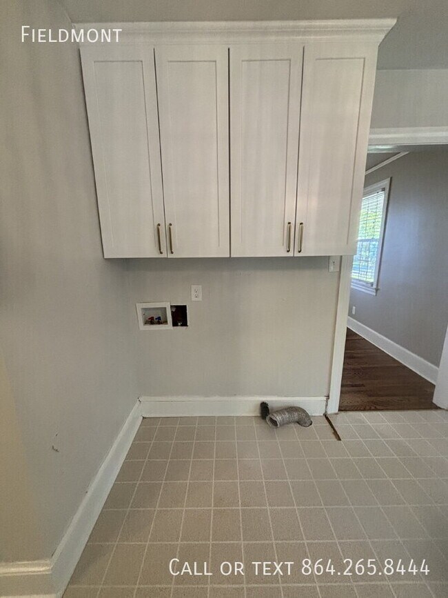 Building Photo - 104 Crescent Ridge Dr