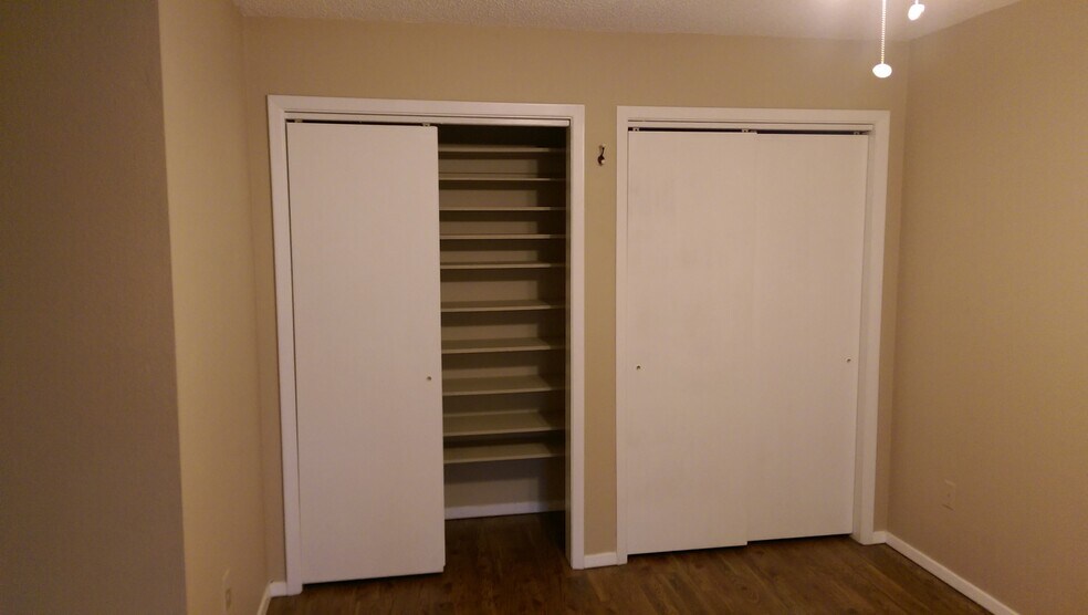 Building Photo - 218 N Texas Blvd