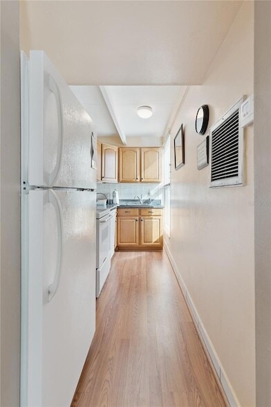 Building Photo - 3821 Club Cir