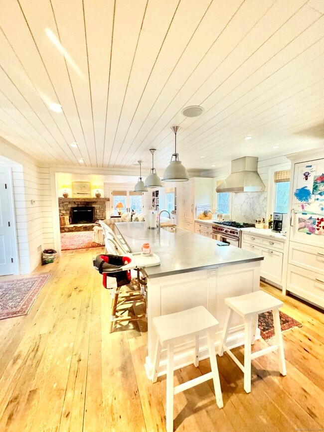 Building Photo - 9 Barclay Ct