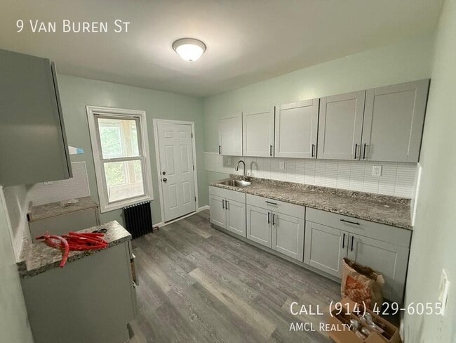Building Photo - 9 Van Buren St