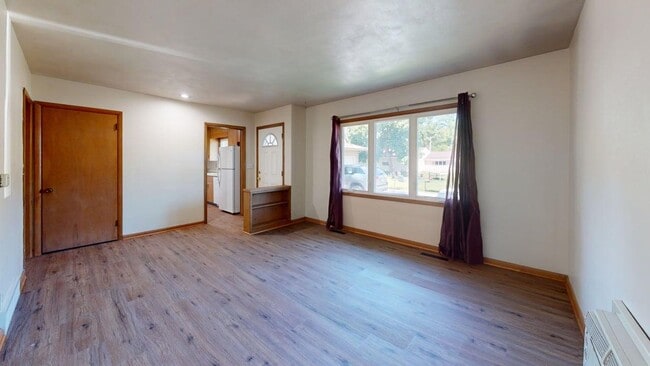 Building Photo - 713 Stanton Ave
