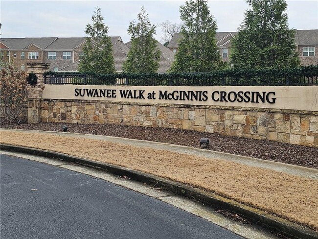 Building Photo - 650 Sunset Park Dr