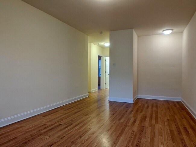 Building Photo - 2600 N Kimball Ave